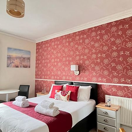 Tusker Lodge (Adults Only) Torquay Εξωτερικό φωτογραφία