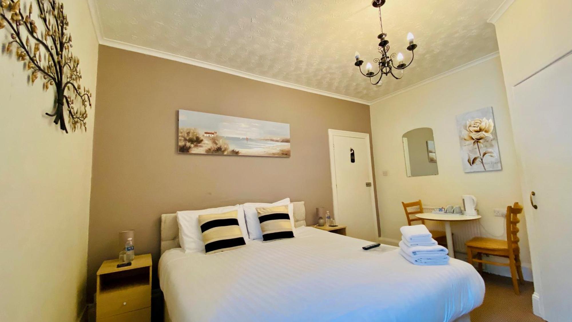 Tusker Lodge (Adults Only) Torquay Εξωτερικό φωτογραφία