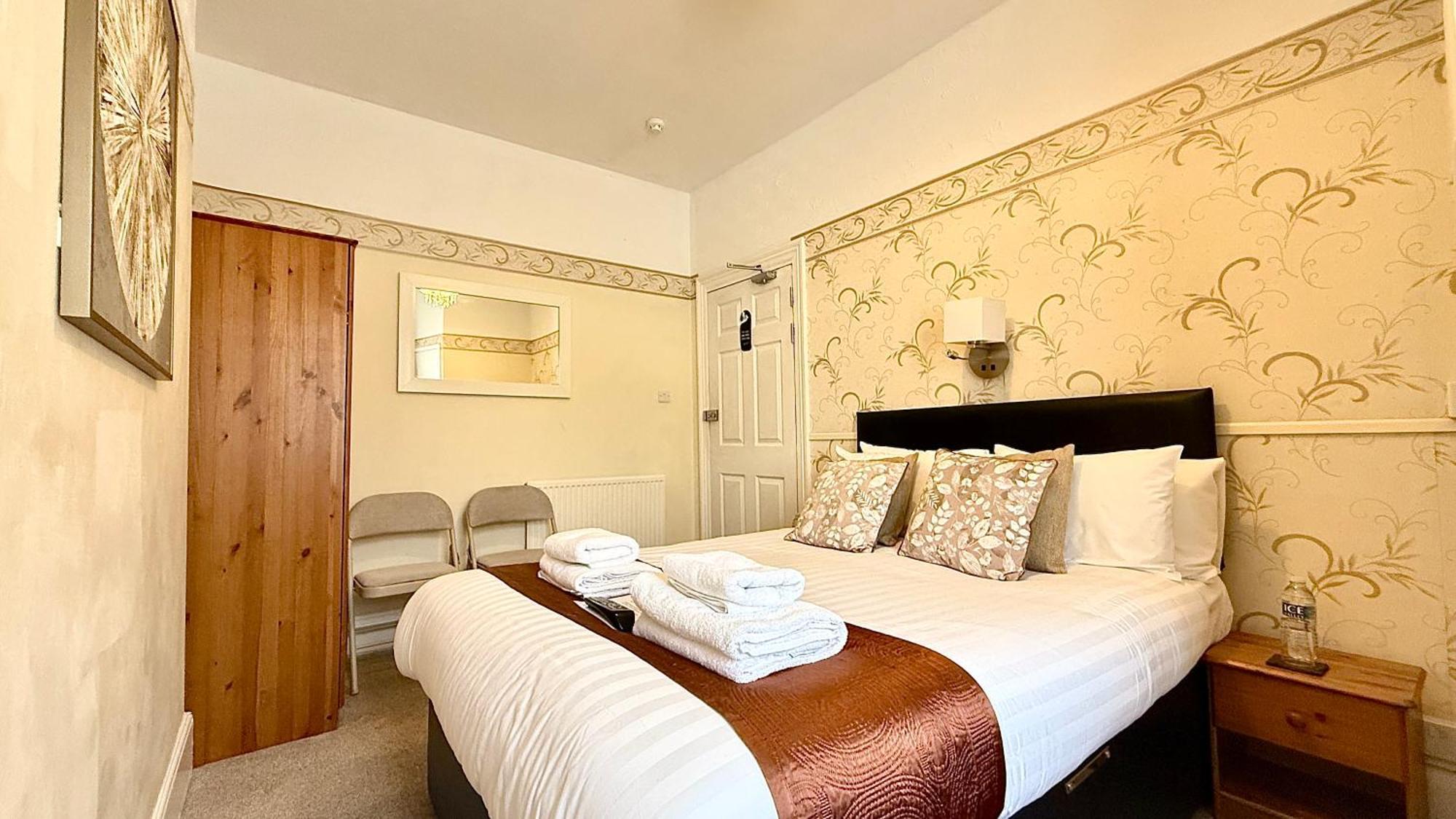 Tusker Lodge (Adults Only) Torquay Εξωτερικό φωτογραφία